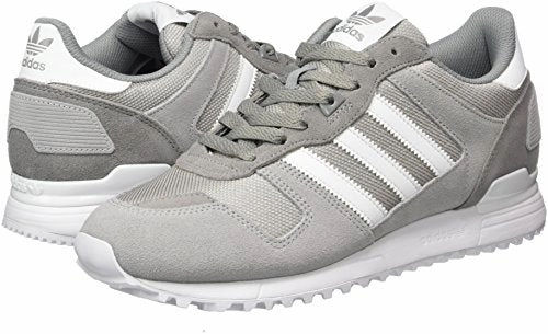 adidas Herren ZX 700 Sneaker. Grau (Ch Solid Grey/FTWR White/MGH Solid Grey). 46 EU