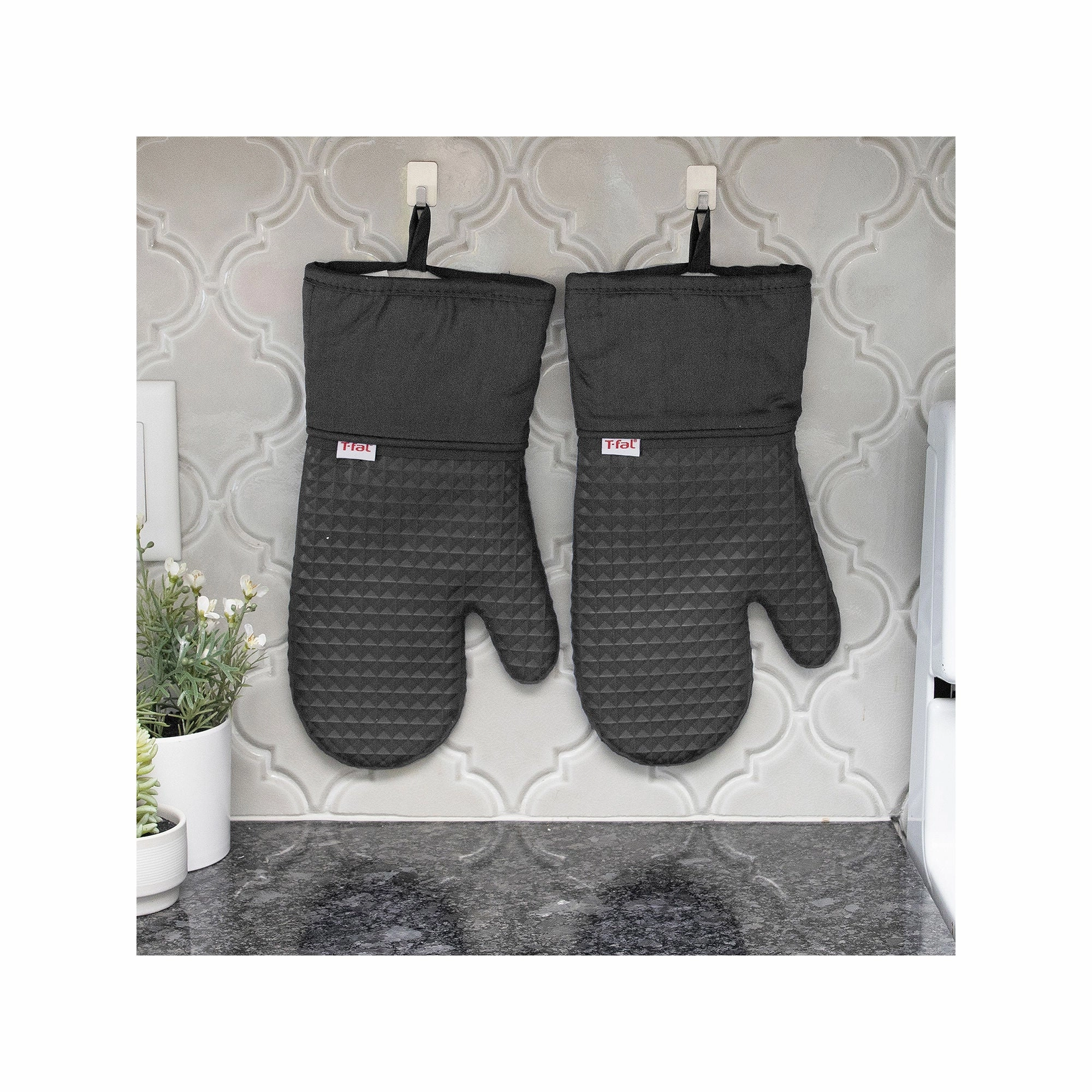 Flexible Waffle Silicone Oven Mitt, Two Pack, Charcoal