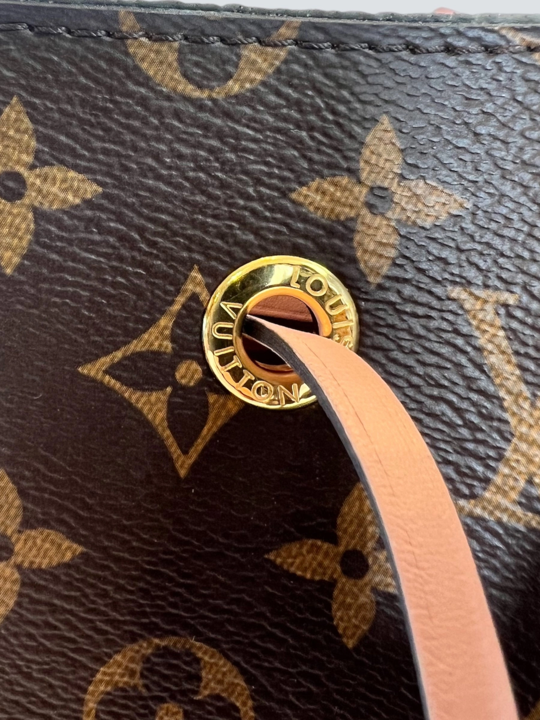 Louis Vuitton Monogram Canvas Neo Noe  Handbag