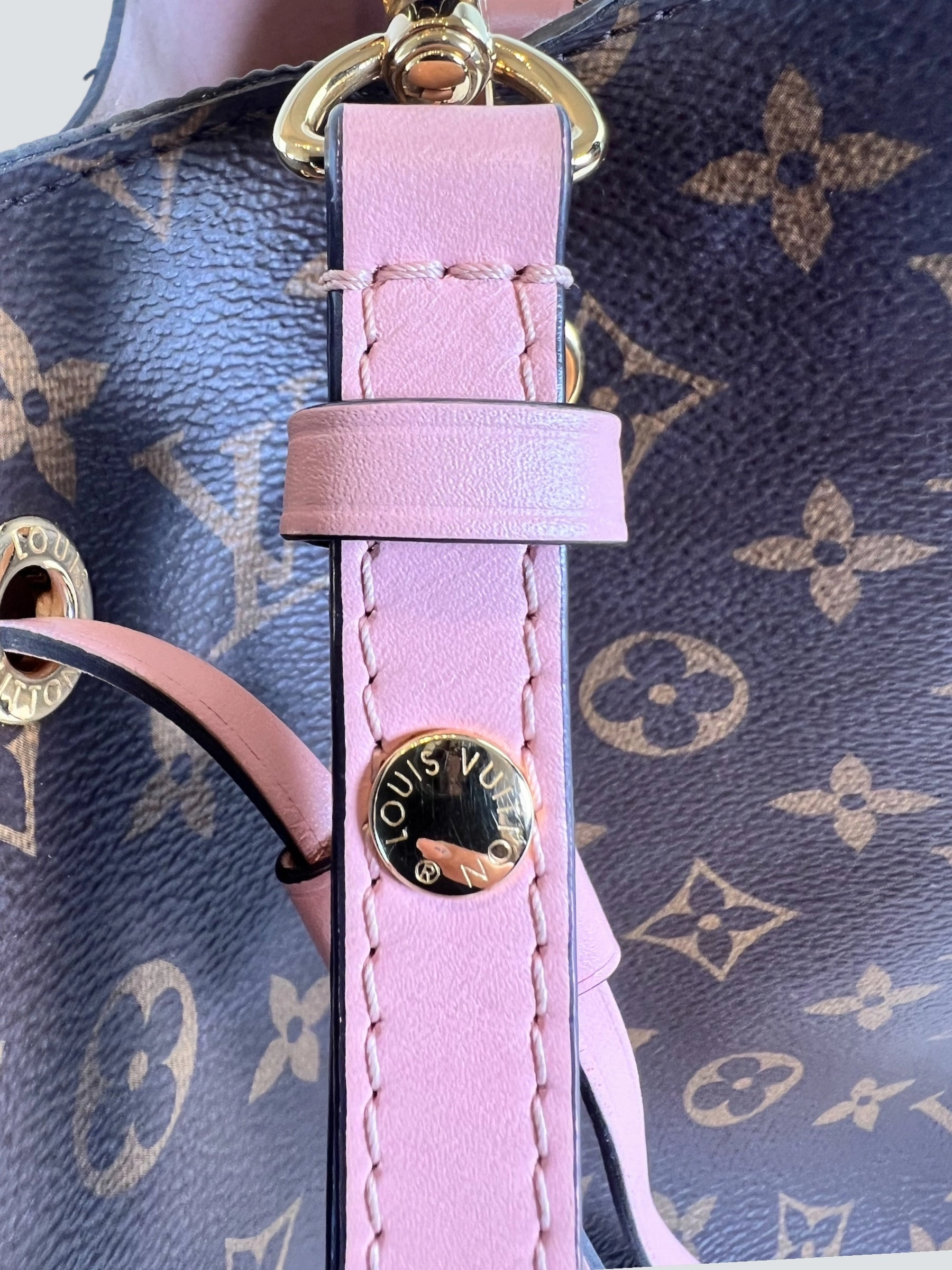 Louis Vuitton Monogram Canvas Neo Noe  Handbag