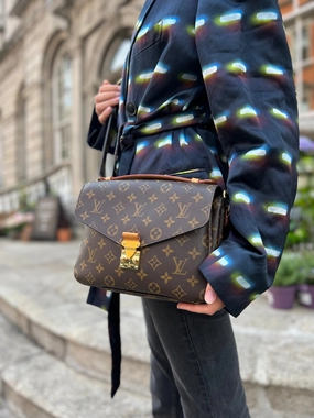 Louis Vuitton Monogram Canvas Pochette Metis Crossbody