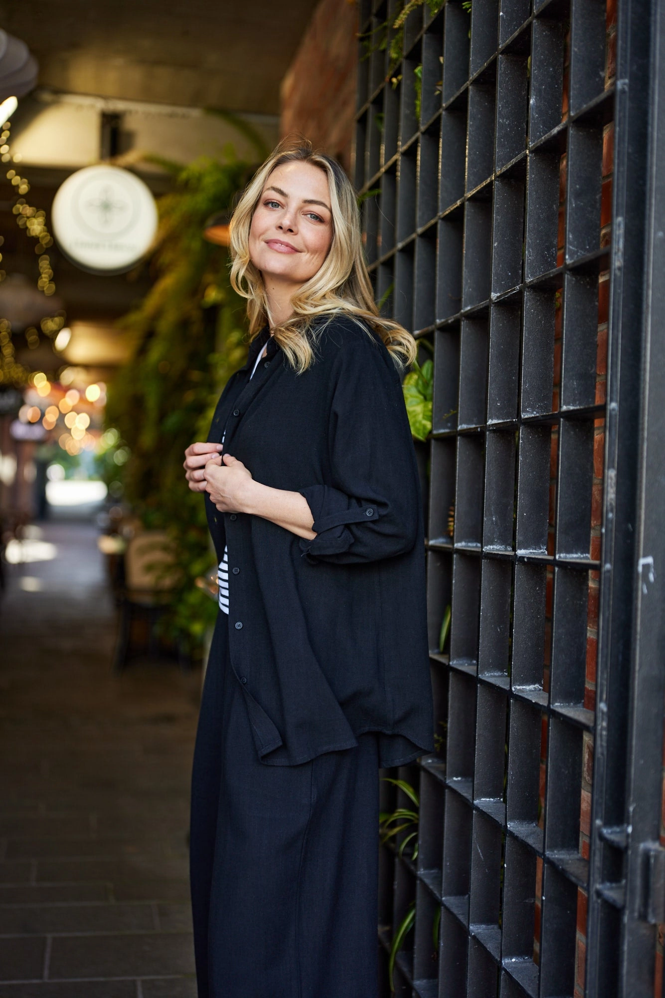 Shine On Essentials L/S Shirt Black
