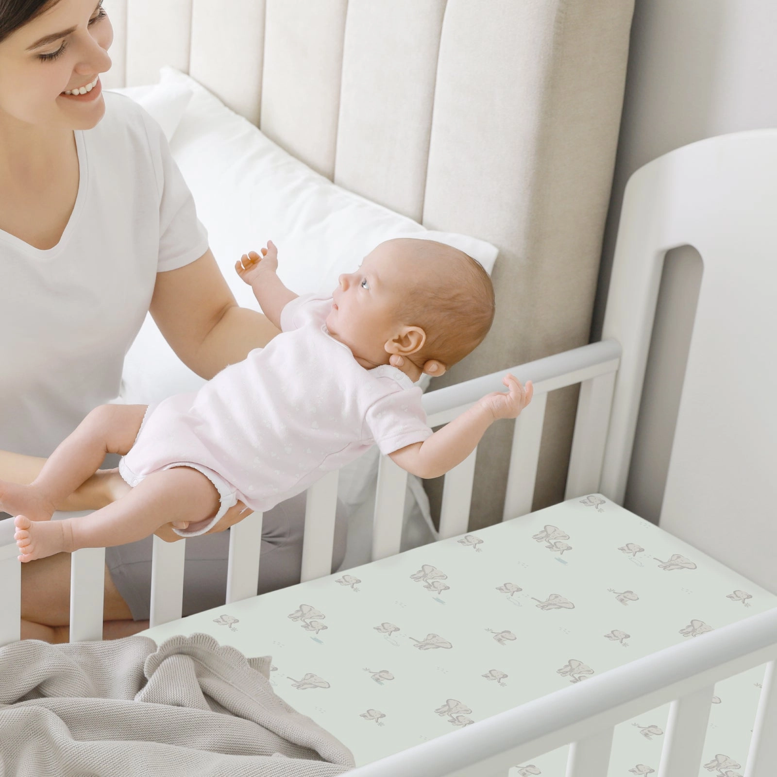 Soothe Fitted Mini Crib Sheet (Cove)